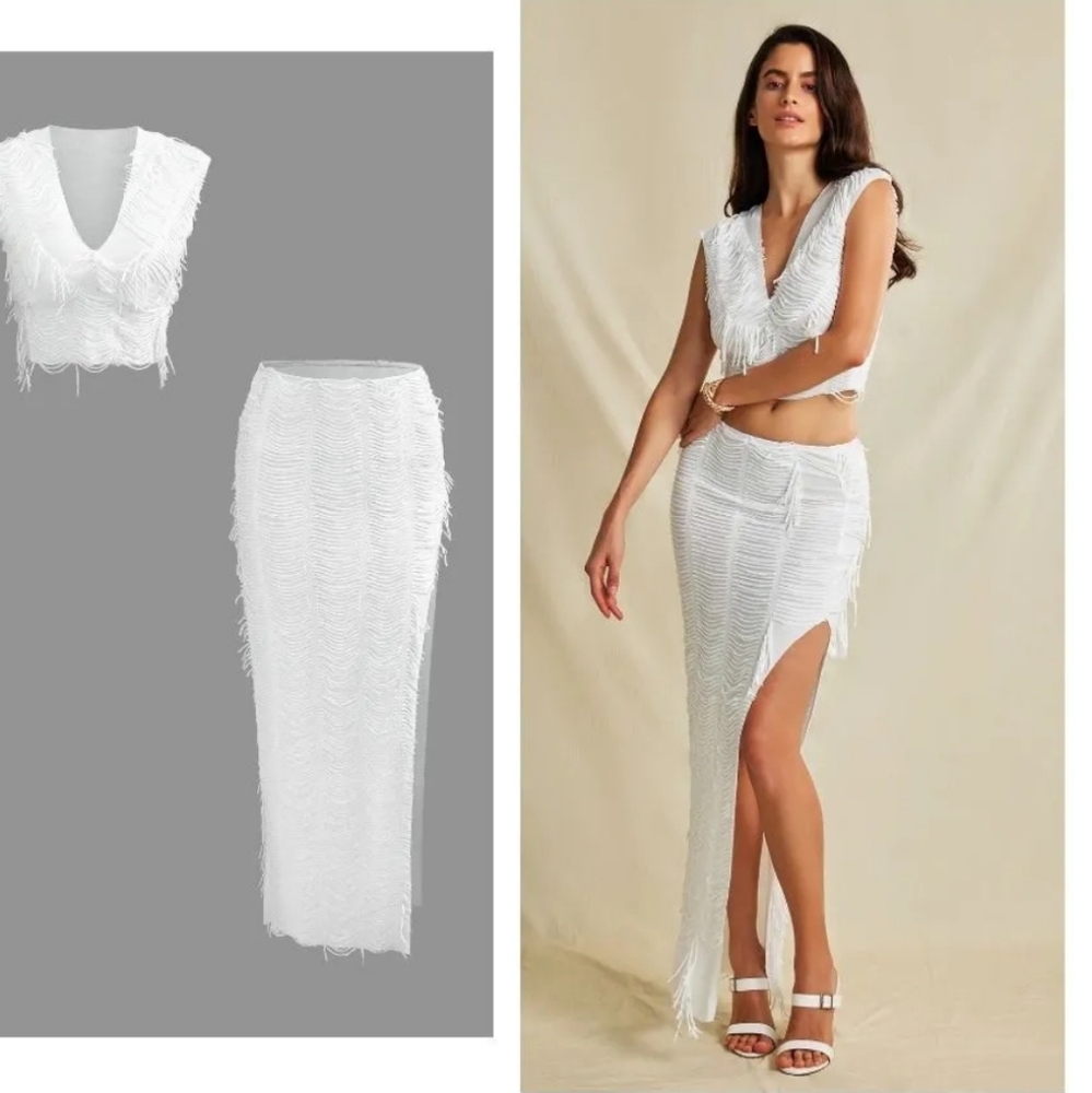 Chic White Fringe Pencil Skirt by [Brand]